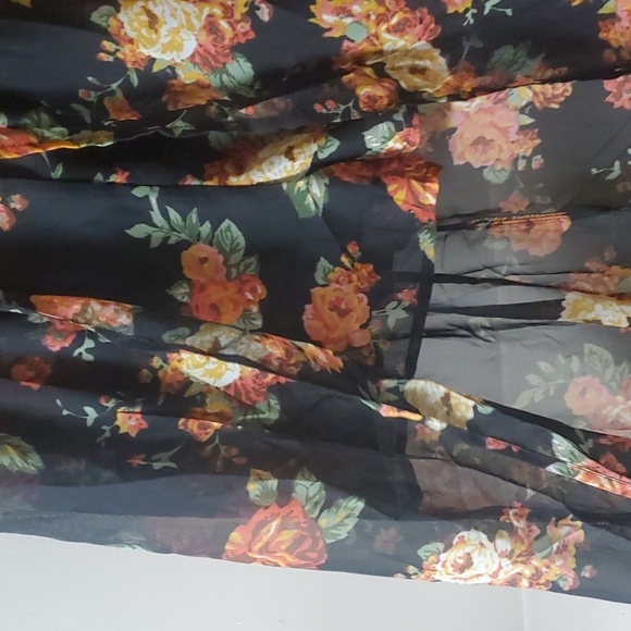 Black Floral Open Front Romper - Picture 3 of 5